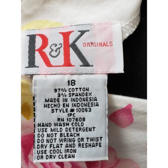 R&K Flared Dress Womens Size 18 White Floral Zip Back Pleated Skirt Heart Neck - Picture 3 of 11